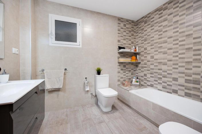 Image No.19-4 Bed Apartment for sale