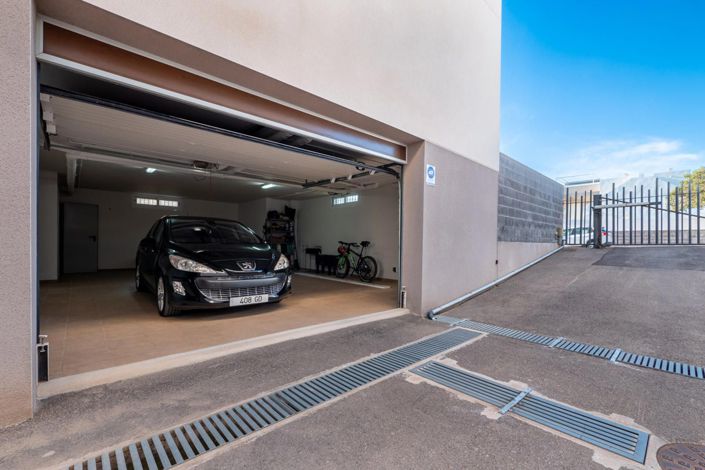 Image No.11-2 Bed House for sale