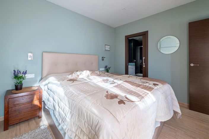 Image No.25-2 Bed House for sale