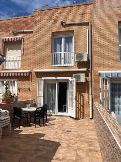 Image No.1-2 Bed House for sale