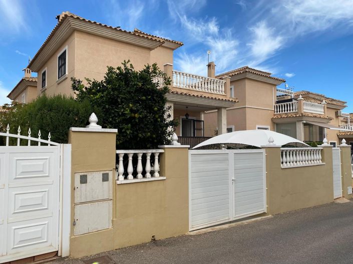 Image No.1-3 Bed Property for sale