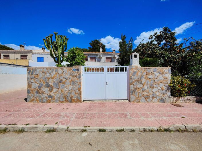 Image No.1-3 Bed Bungalow for sale