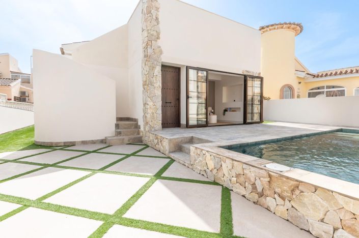 Image No.1-3 Bed Villa for sale
