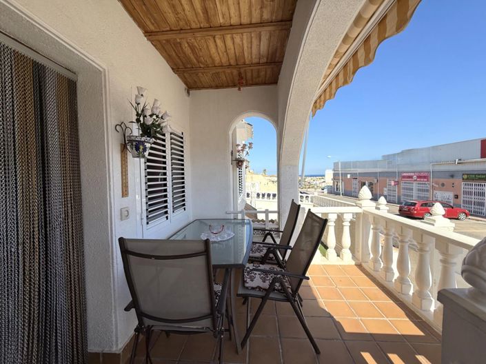 Image No.8-4 Bed House for sale