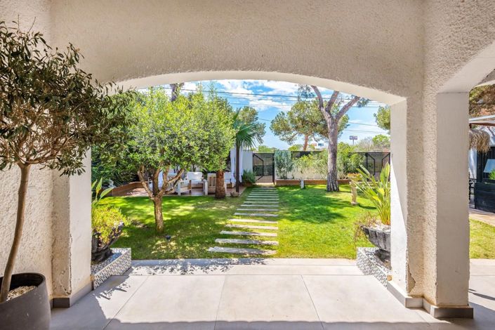 Image No.7-Villa de 5 chambres à vendre à Punta Prima