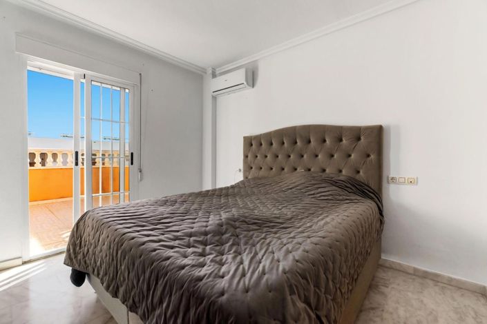 Image No.11-3 Bed Villa for sale