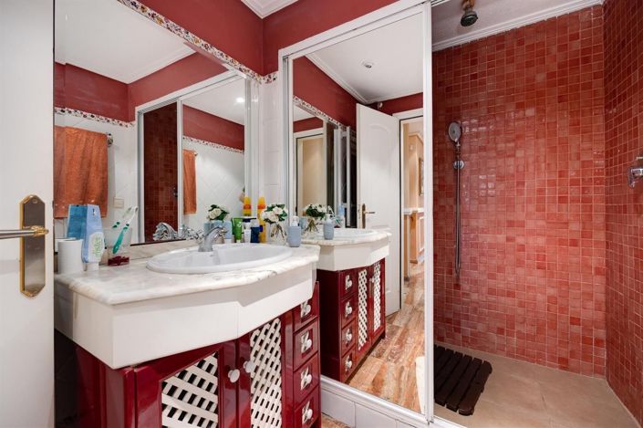 Image No.25-4 Bed Villa for sale