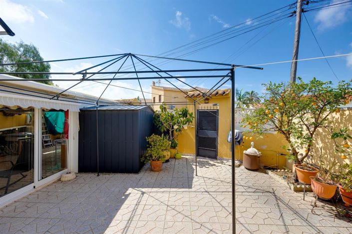 Image No.2-Villa de 4 chambres à vendre à Torrevieja