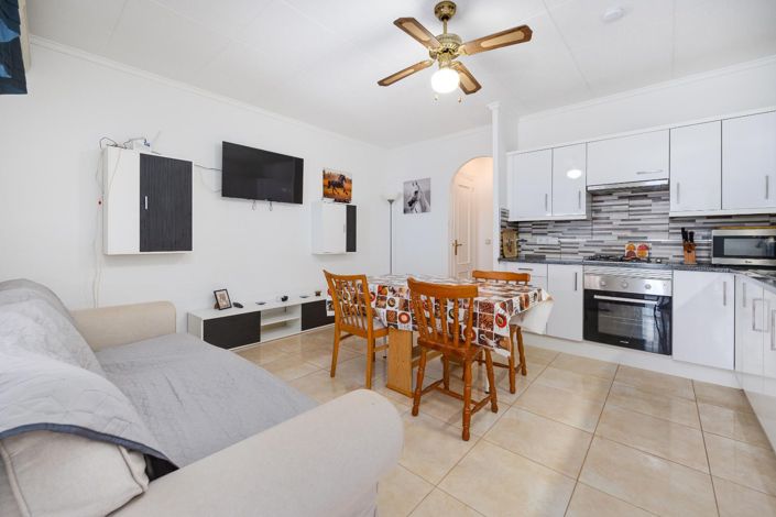 Image No.10-1 Bed House for sale