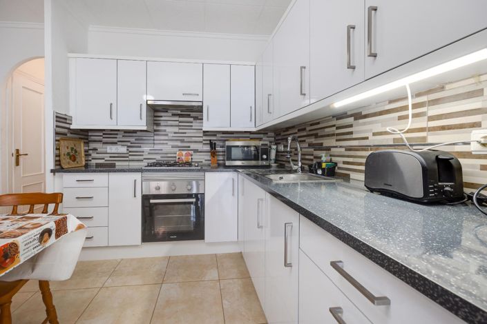 Image No.11-1 Bed House for sale