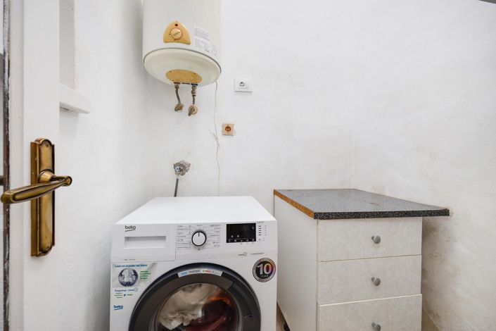 Image No.20-1 Bed House for sale