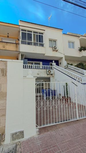 Image No.1-5 Bed House for sale