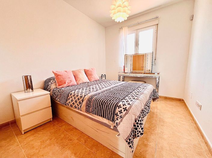 Image No.12-3 Bed House for sale