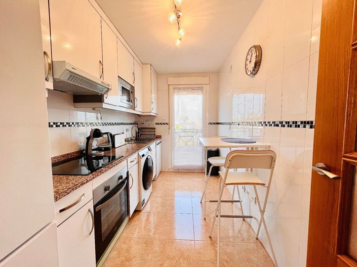 Image No.7-3 Bed House for sale