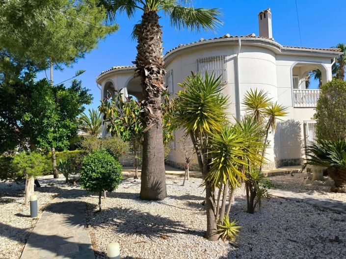 Image No.1-4 Bed Villa for sale