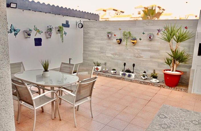 Image No.1-3 Bed Villa for sale