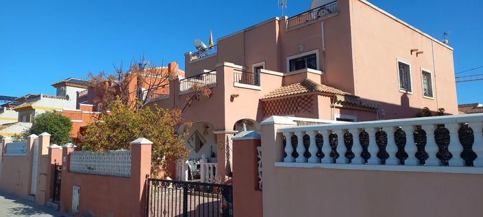 Image No.1-3 Bed House for sale
