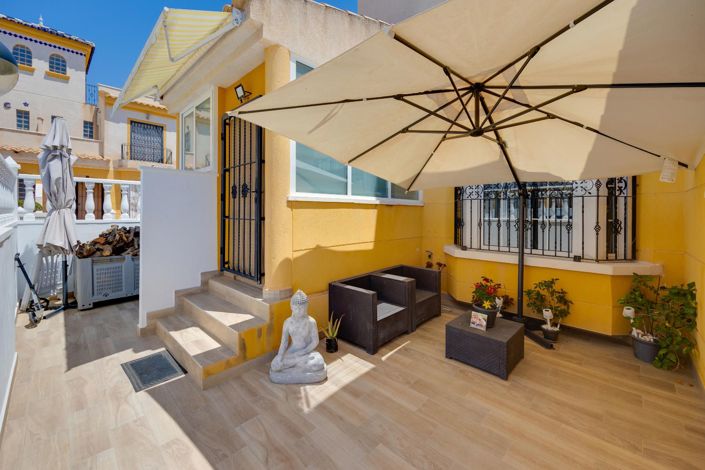 Image No.1-3 Bed House for sale