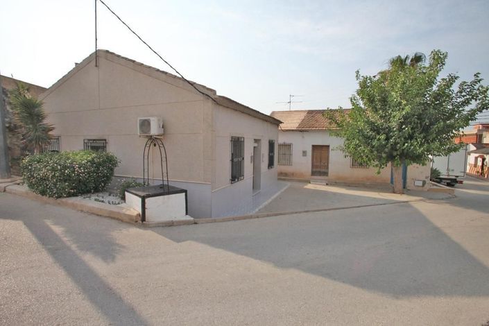 Image No.1-3 Bed Villa for sale