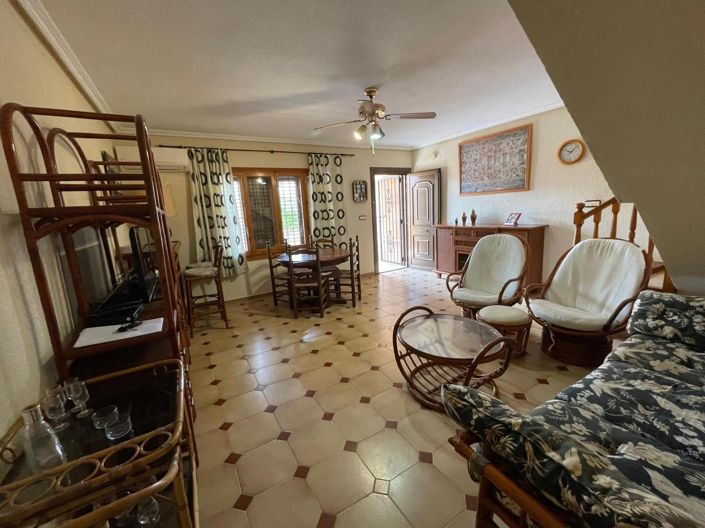 Image No.16-6 Bed House for sale