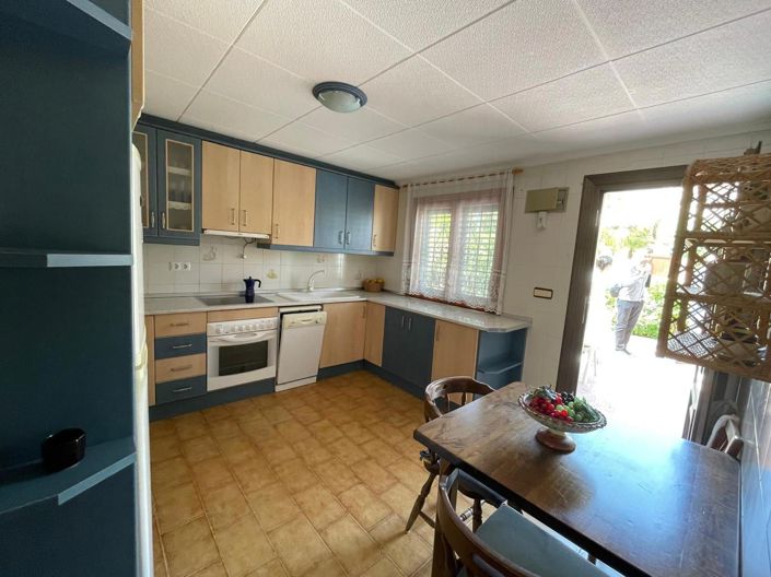 Image No.33-6 Bed House for sale