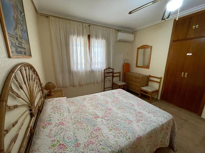 Image No.8-6 Bed House for sale