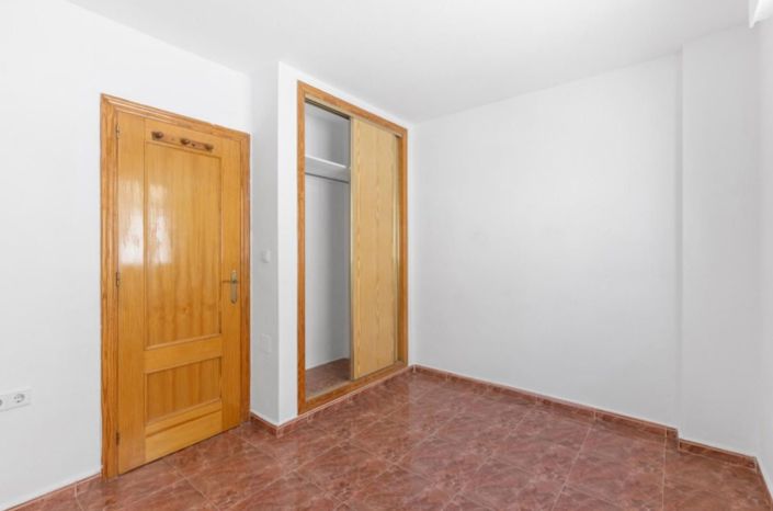 Image No.19-3 Bed House for sale