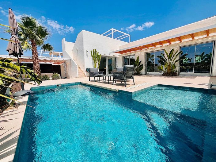 Image No.1-3 Bed Villa for sale