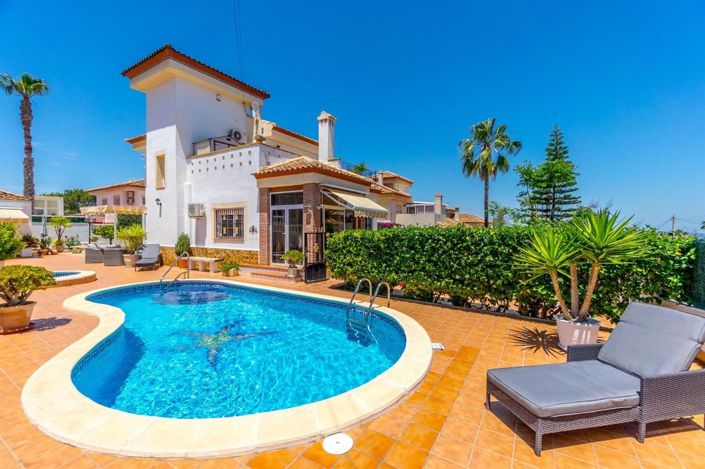 Image No.1-4 Bed Villa for sale