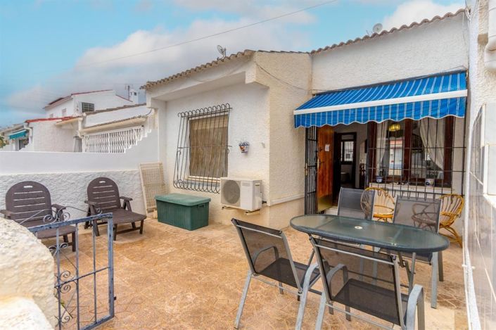 Image No.1-2 Bed House for sale