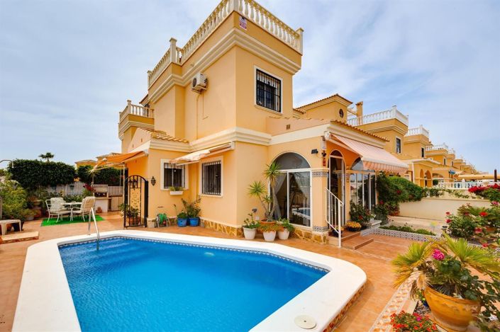 Image No.1-3 Bed Villa for sale
