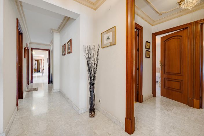 Image No.103-12 Bed Villa for sale