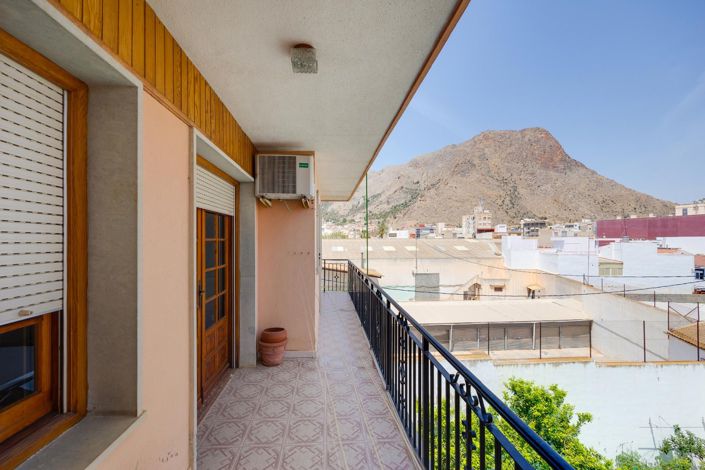 Image No.115-12 Bed Villa for sale