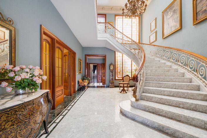 Image No.13-12 Bed Villa for sale