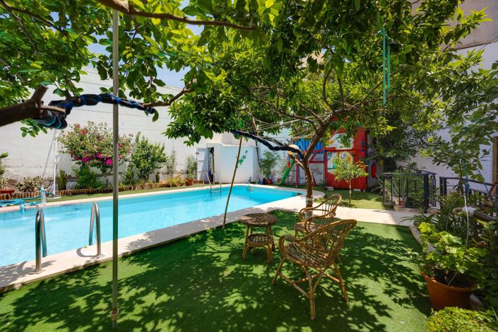 Image No.131-12 Bed Villa for sale