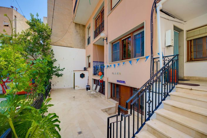 Image No.133-12 Bed Villa for sale