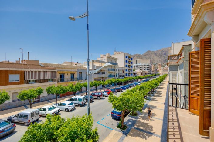 Image No.136-12 Bed Villa for sale