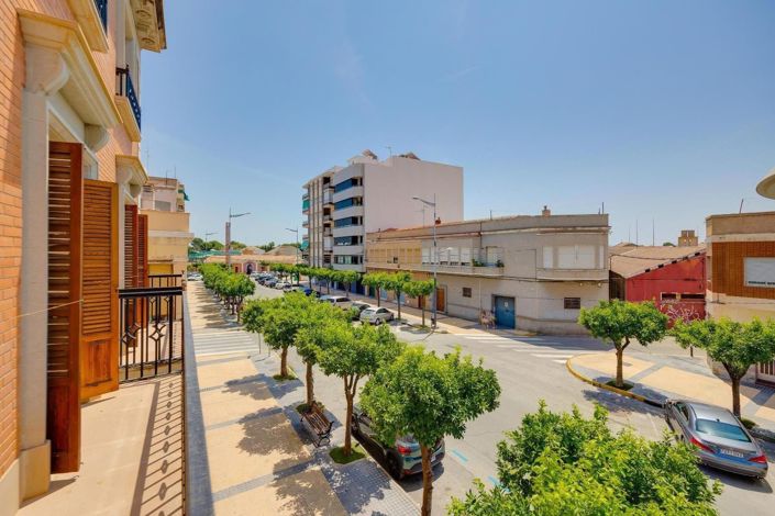 Image No.138-12 Bed Villa for sale