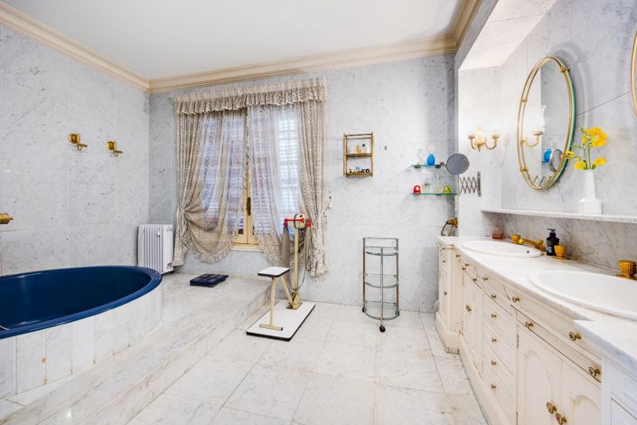 Image No.38-12 Bed Villa for sale