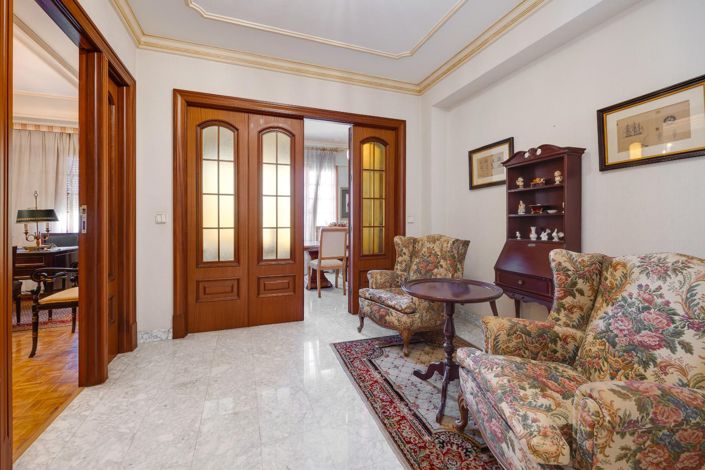 Image No.61-12 Bed Villa for sale