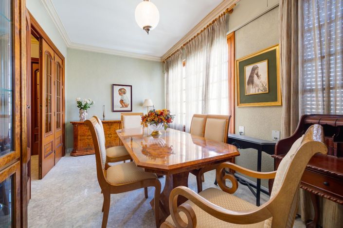 Image No.66-12 Bed Villa for sale