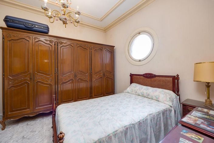 Image No.67-12 Bed Villa for sale