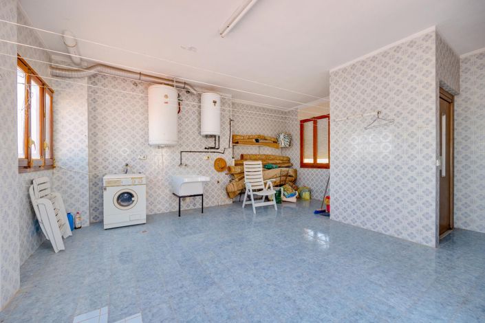 Image No.74-12 Bed Villa for sale