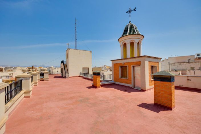 Image No.76-12 Bed Villa for sale