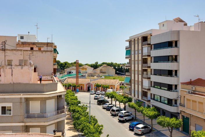 Image No.77-12 Bed Villa for sale