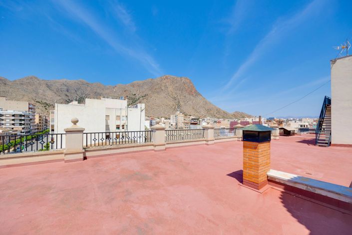 Image No.78-12 Bed Villa for sale