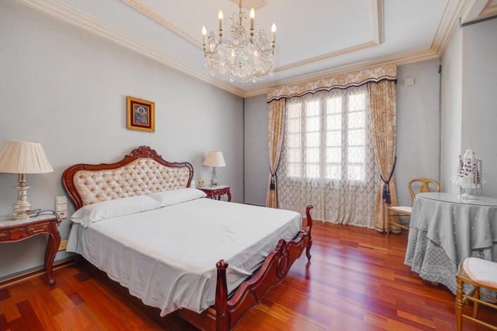 Image No.85-12 Bed Villa for sale