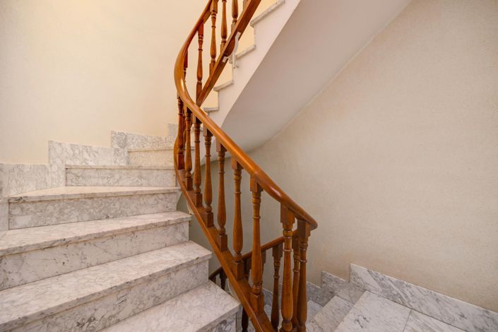 Image No.99-12 Bed Villa for sale