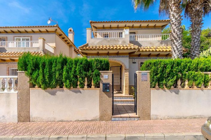 Image No.1-3 Bed Villa for sale