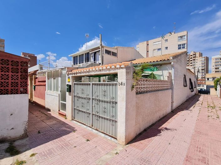 Image No.1-2 Bed House for sale